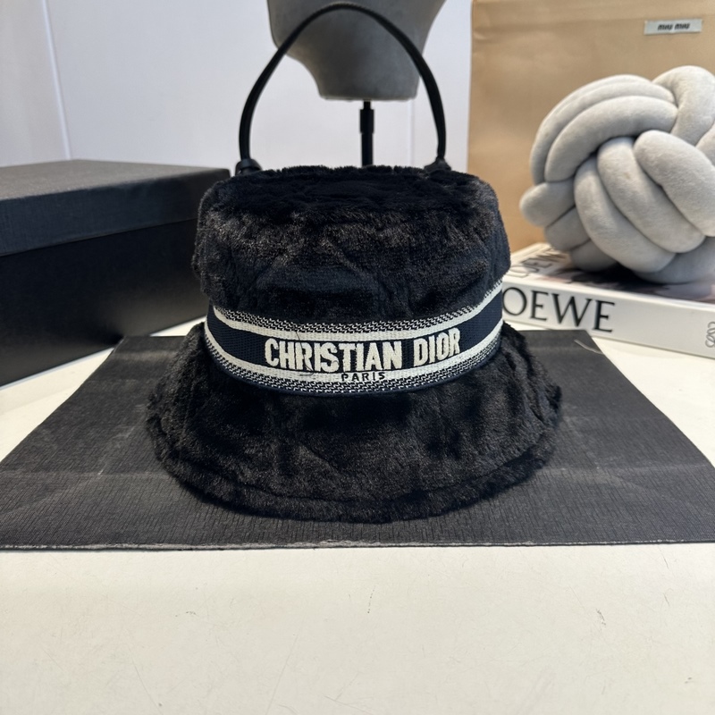 Dior迪奧新款織帶字母織帶漁夫帽 超名媛，加深帽型更顯氣質(zhì)，本季爆款！ 材質(zhì)：
