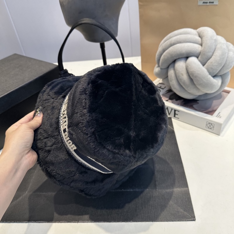 Dior迪奧新款織帶字母織帶漁夫帽 超名媛，加深帽型更顯氣質(zhì)，本季爆款！ 材質(zhì)：