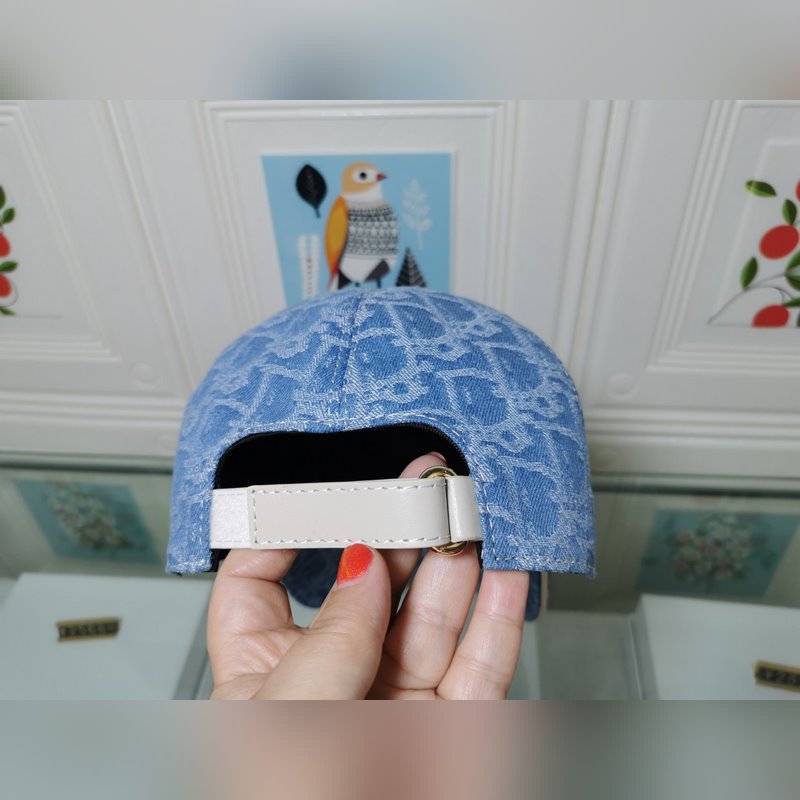 迪奧牛仔面料，海外代購(gòu)版，質(zhì)量非常好，時(shí)尚潮流配頭層牛皮更有檔次，配盒子防塵袋卡