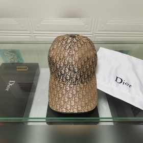 迪奧面料，海外代購版，質量非常好，時尚潮流配頭層牛皮更有檔次，配盒子防塵袋卡片