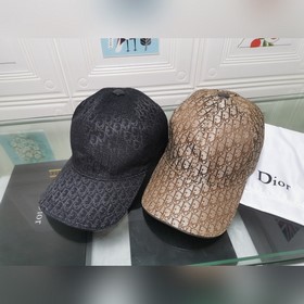 迪奧面料，海外代購版，質量非常好，時尚潮流配頭層牛皮更有檔次，配盒子防塵袋卡片