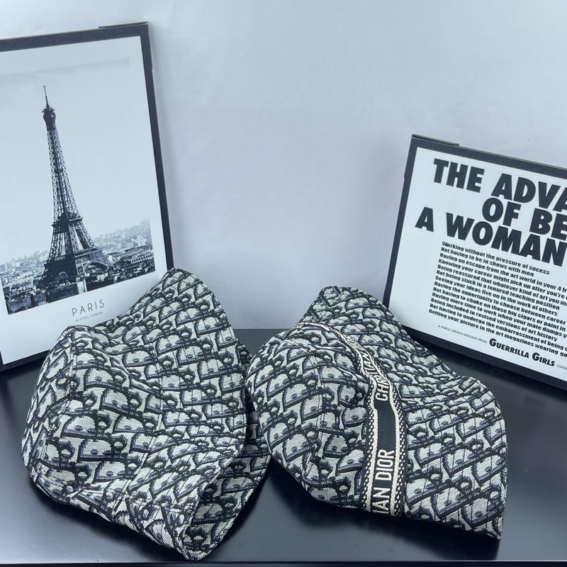 Dior迪奧新款原單字母漁夫帽 輕盈透氣，時尚百搭。