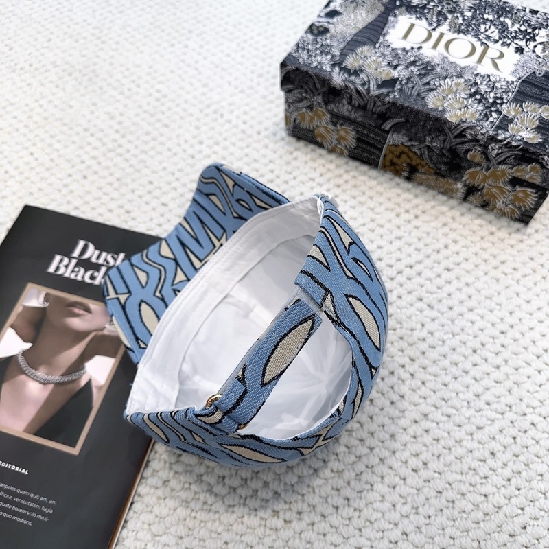 迪奧Dior 新款高版本刺繡棒球帽 ，防曬指數(shù)超高，特別顯臉小，有型不軟塌，可隨