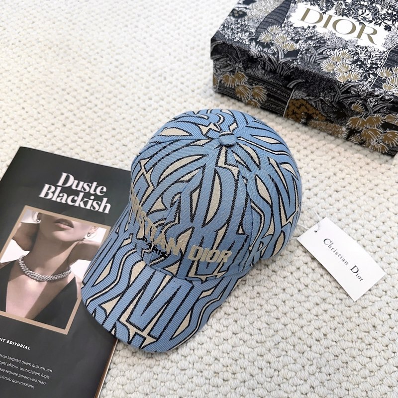 迪奧Dior 新款高版本刺繡棒球帽 ，防曬指數(shù)超高，特別顯臉小，有型不軟塌，可隨