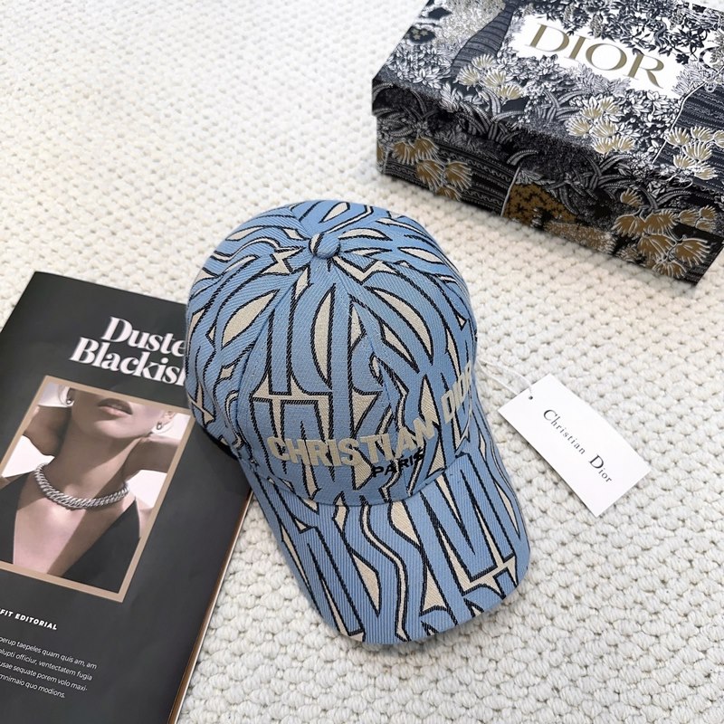 迪奧Dior 新款高版本刺繡棒球帽 ，防曬指數(shù)超高，特別顯臉小，有型不軟塌，可隨