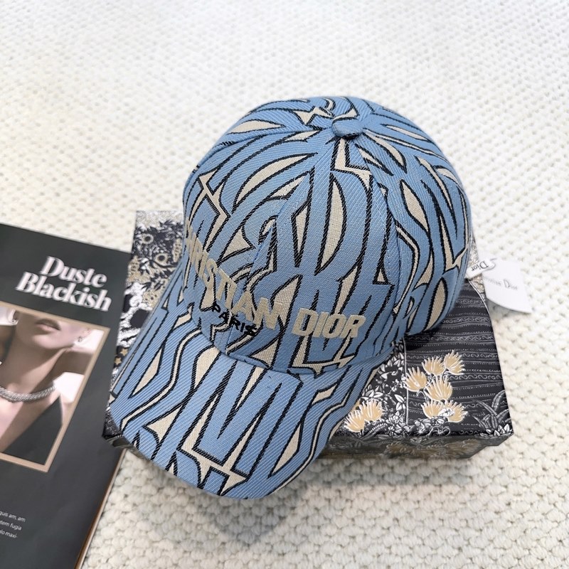 迪奧Dior 新款高版本刺繡棒球帽 ，防曬指數(shù)超高，特別顯臉小，有型不軟塌，可隨