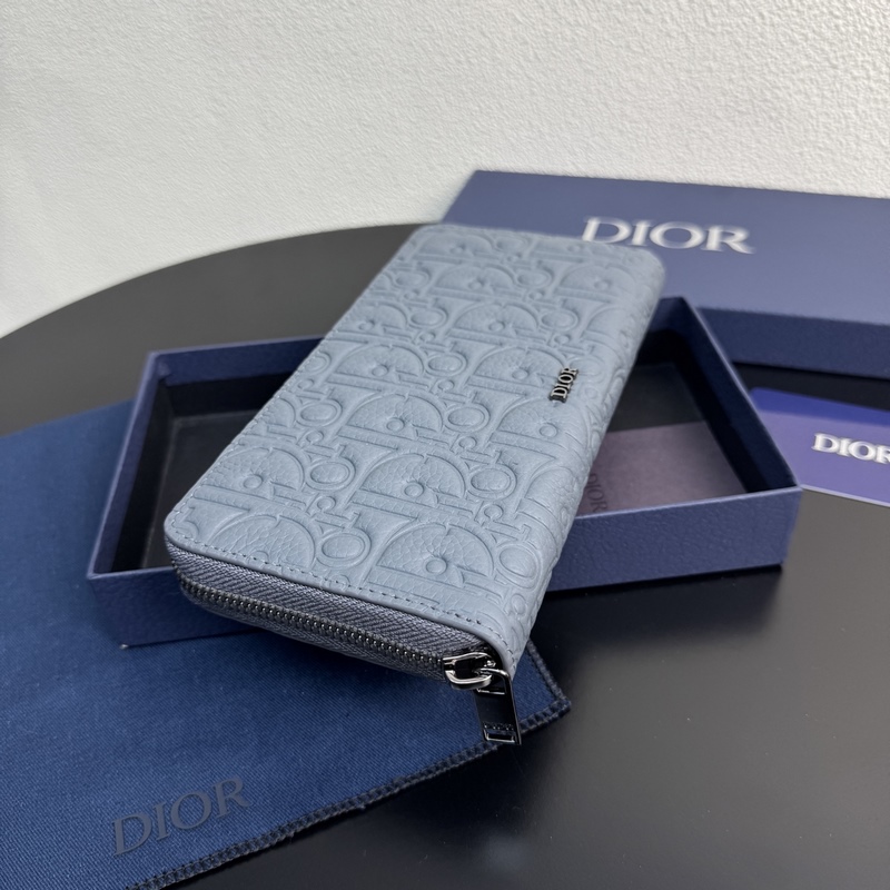 (市場最高版本 歡迎對比) 這款長款拉鍊式錢包低調(diào)而不失優(yōu)雅氣質(zhì)。原單材料精心制