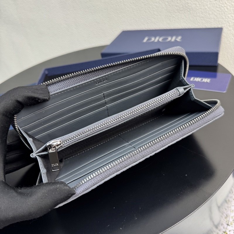 (市場最高版本 歡迎對比) 這款長款拉鍊式錢包低調(diào)而不失優(yōu)雅氣質(zhì)。原單材料精心制