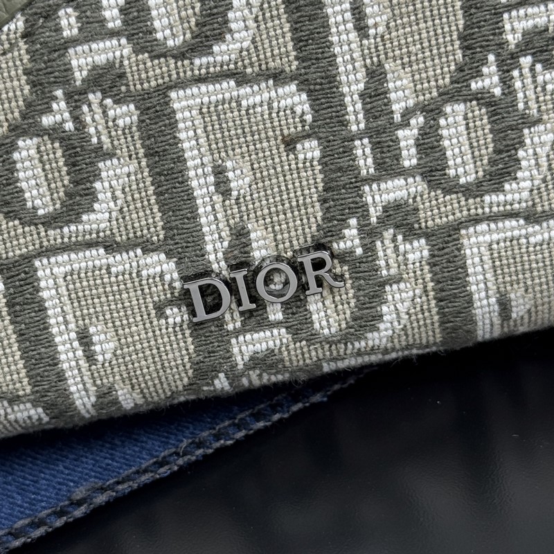 (市場最高版本 歡迎對比) 這款長款拉鍊式錢包低調而不失優雅氣質。原單材料精心制