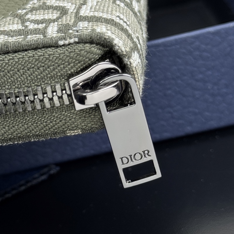 (市場最高版本 歡迎對比) 這款長款拉鍊式錢包低調而不失優雅氣質。原單材料精心制