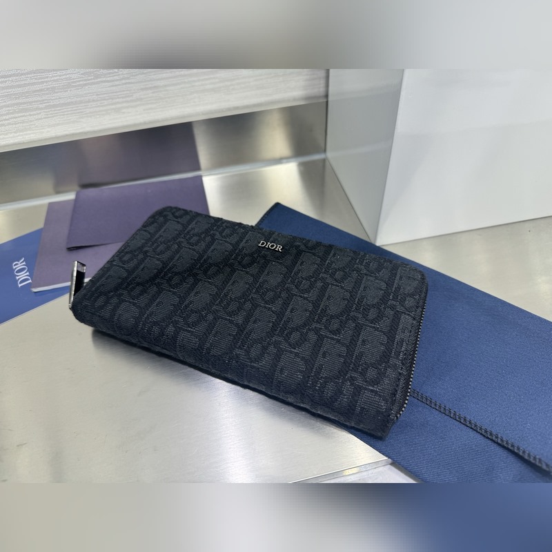 (市場最高版本 歡迎對比) 這款長款拉鍊式錢包低調而不失優雅氣質。原單材料精心制