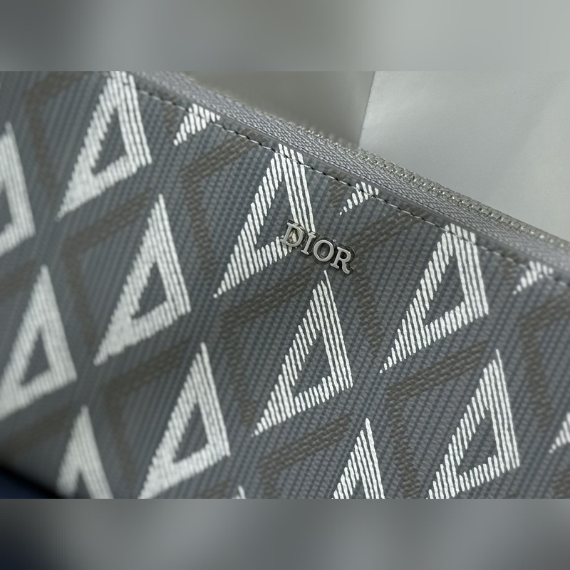 (市場最高版本 歡迎對比) 這款長款拉鍊式錢包低調而不失優雅氣質。原單材料精心制