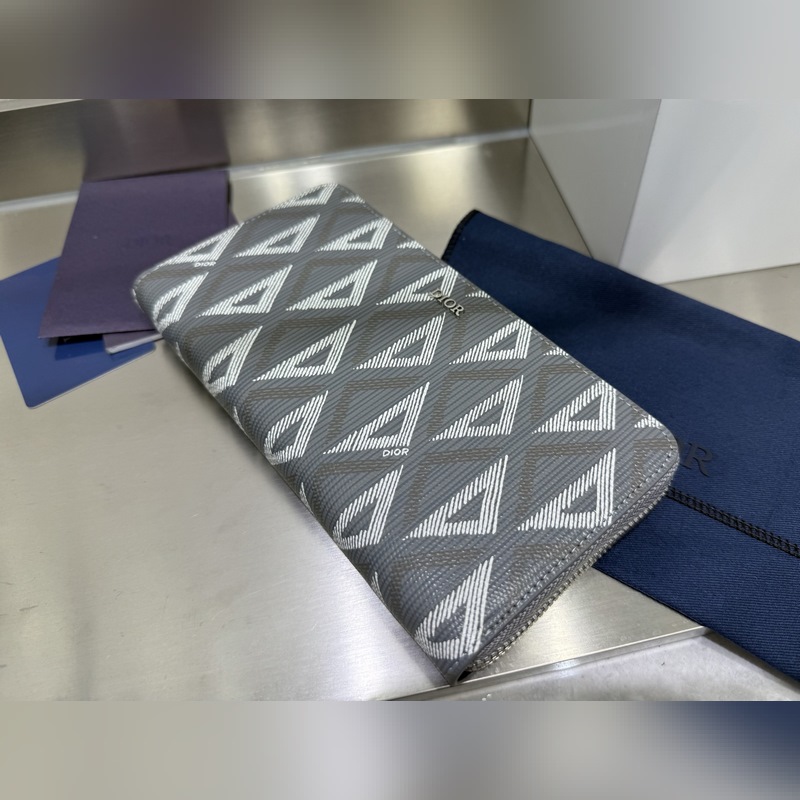 (市場最高版本 歡迎對比) 這款長款拉鍊式錢包低調而不失優雅氣質。原單材料精心制