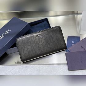 (市場最高版本 歡迎對比) 這款長款拉鍊式錢包低調而不失優雅氣質。原單材料精心制