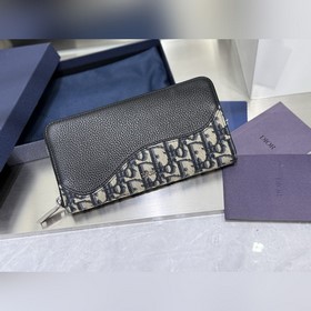 (市場最高版本 歡迎對比)這款長款拉鍊式錢包低調而不失優雅氣質。原單材料精心制作