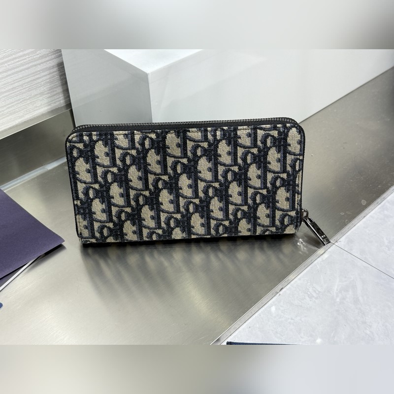 (市場最高版本 歡迎對比)這款長款拉鍊式錢包低調而不失優雅氣質。原單材料精心制作