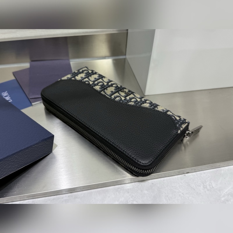 (市場最高版本 歡迎對比)這款長款拉鍊式錢包低調而不失優雅氣質。原單材料精心制作