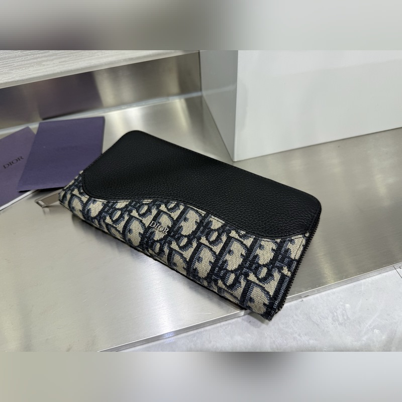 (市場最高版本 歡迎對比)這款長款拉鍊式錢包低調而不失優雅氣質。原單材料精心制作