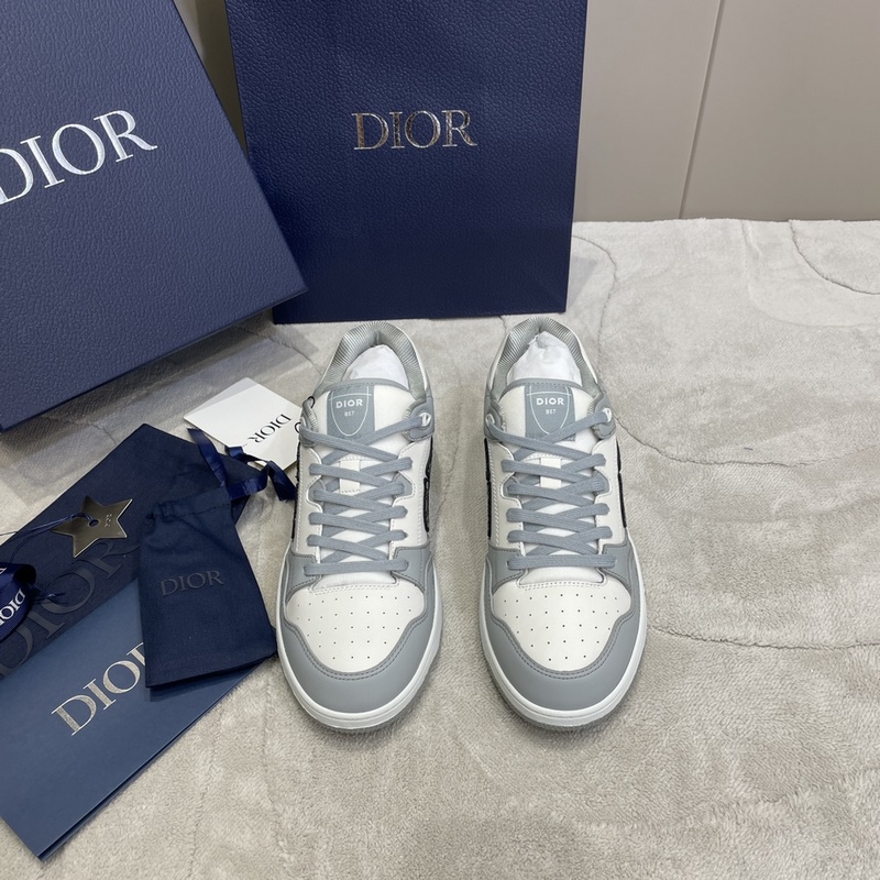 Dior B57 低幫運(yùn)動鞋 B57 低幫運(yùn)動鞋于二零二四秋季男裝系列精彩亮相，