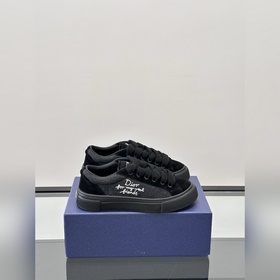迪奧Dior B33系列休閑運(yùn)動(dòng)鞋 滑闆鞋。原版購入開發(fā) 做貨 這款 B33 運(yùn)