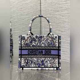 小號現(xiàn)貨 Tote最新尺寸小號，被種草了這個包 ，比原本的小號短一點，顯得非常秀