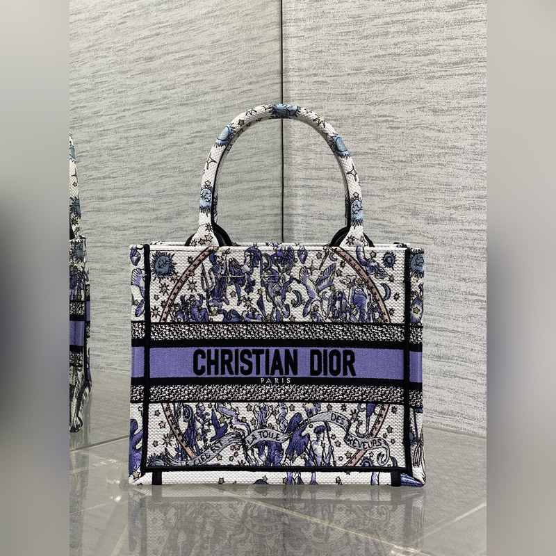 小號現貨 Tote最新尺寸小號，被種草了這個包 ，比原本的小號短一點，顯得非常秀