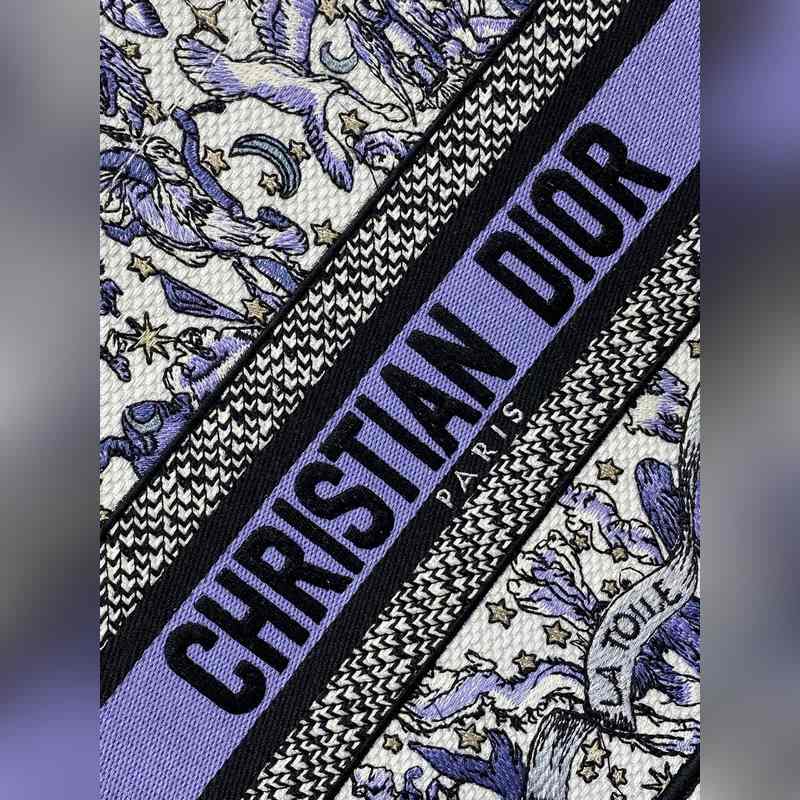 小號現貨 Tote最新尺寸小號，被種草了這個包 ，比原本的小號短一點，顯得非常秀