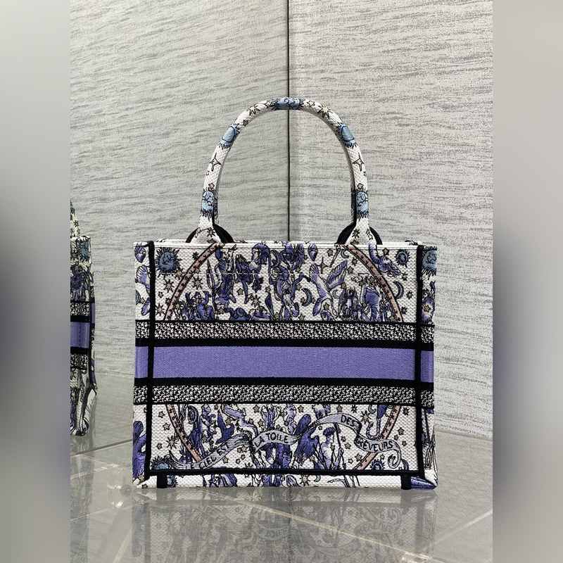 小號現貨 Tote最新尺寸小號，被種草了這個包 ，比原本的小號短一點，顯得非常秀