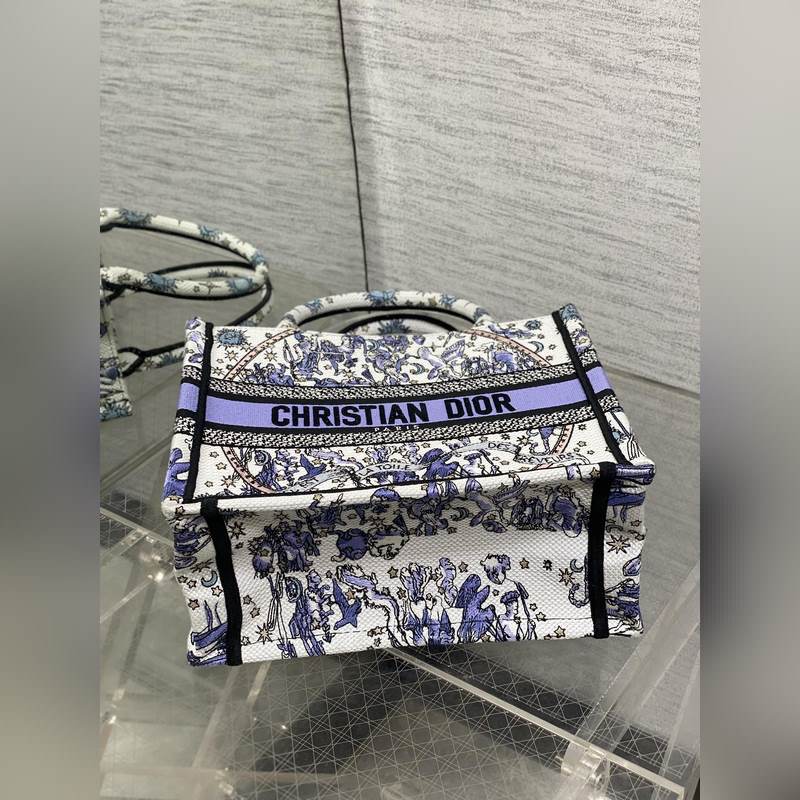 小號現貨 Tote最新尺寸小號，被種草了這個包 ，比原本的小號短一點，顯得非常秀