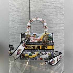 五格現(xiàn)貨 Lady最新夏季系列，簡潔的拼色，精美絕倫的刺繡，讓整個包非常亮眼，大