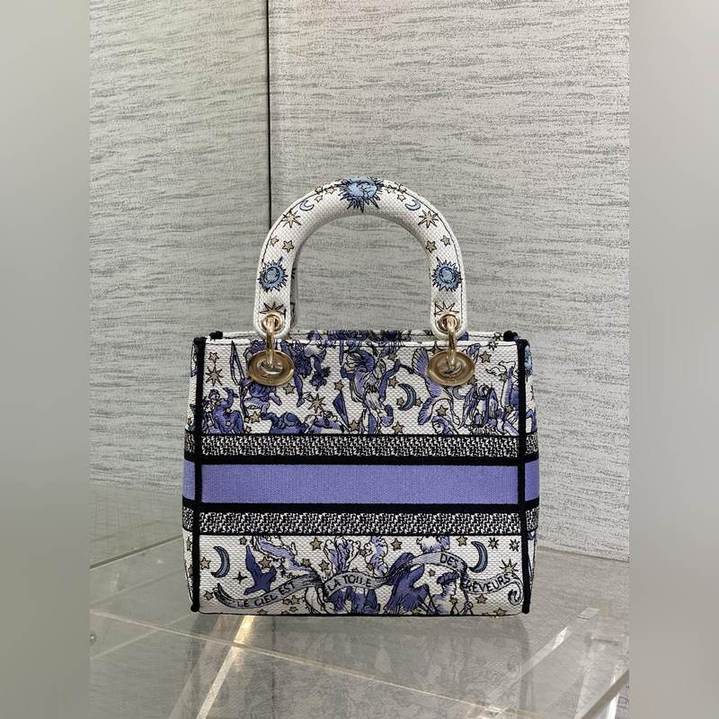 五格現(xiàn)貨 Lady最新夏季系列，簡潔的拼色，精美絕倫的刺繡，讓整個包非常亮眼，大