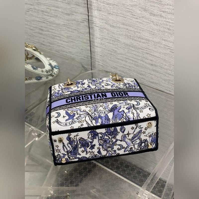 五格現(xiàn)貨 Lady最新夏季系列，簡潔的拼色，精美絕倫的刺繡，讓整個包非常亮眼，大