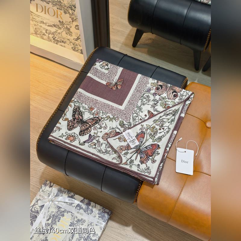 RDO2532 雙面同色 140x140cm 70%羊絨30%真絲 迪奧