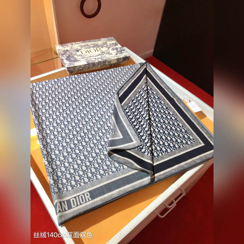 RDO2531 雙面異色 140x140cm 70%羊絨30%真絲 迪奧