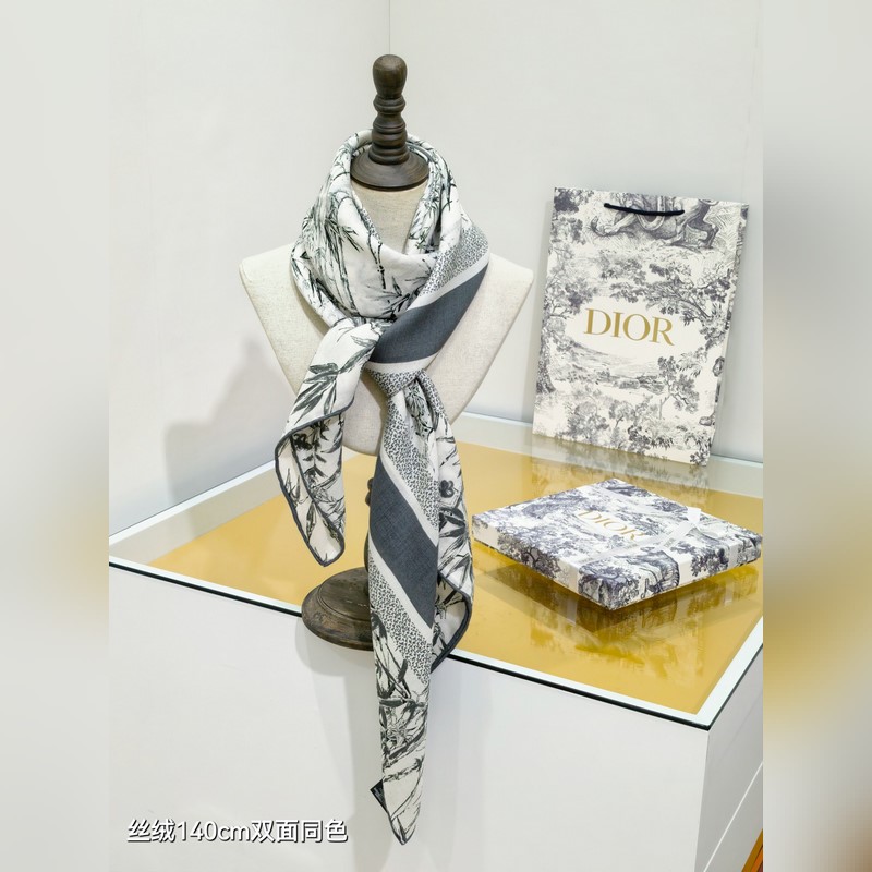 RDO2543 雙面同色 140x140cm 70%羊絨30%真絲 迪奧