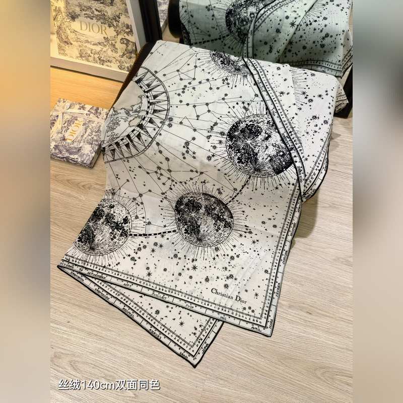 RDO2545 雙面同色 140x140cm 70%羊絨30%真絲 迪奧