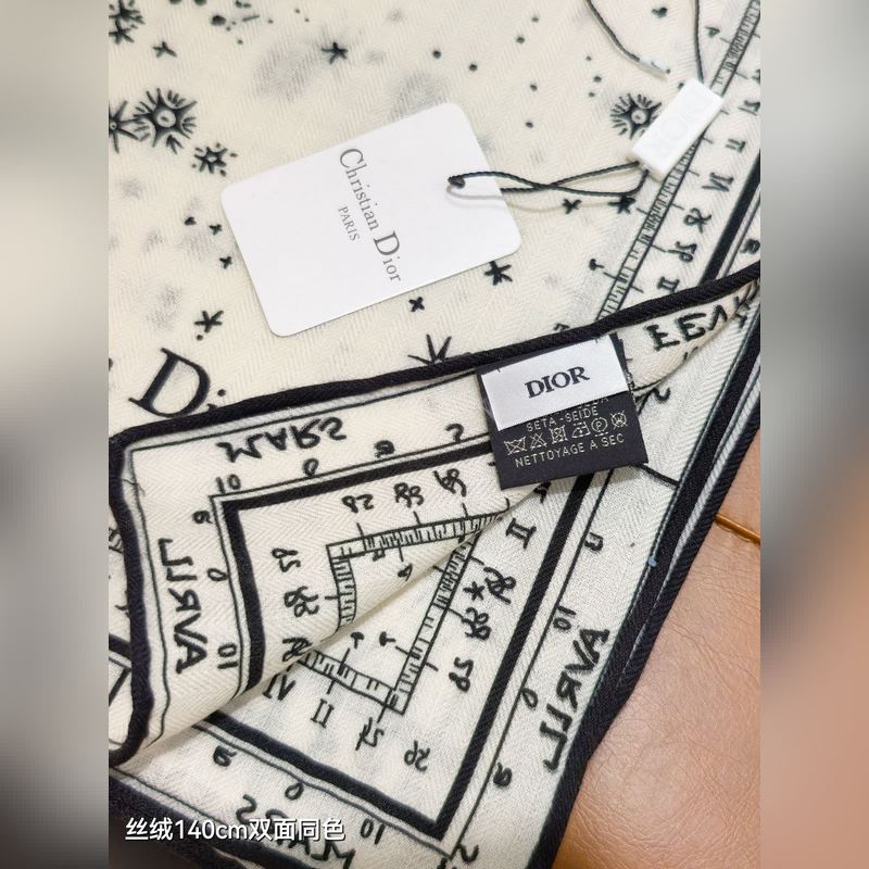 RDO2545 雙面同色 140x140cm 70%羊絨30%真絲 迪奧