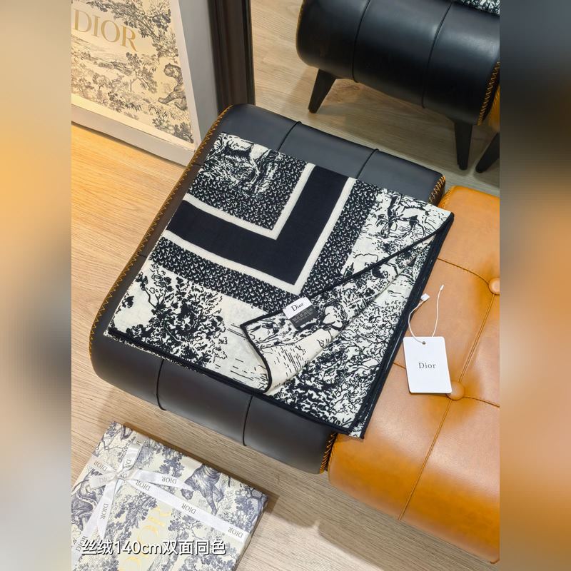 RDO2537 雙面同色 140x140cm 70%羊絨30%真絲 迪奧