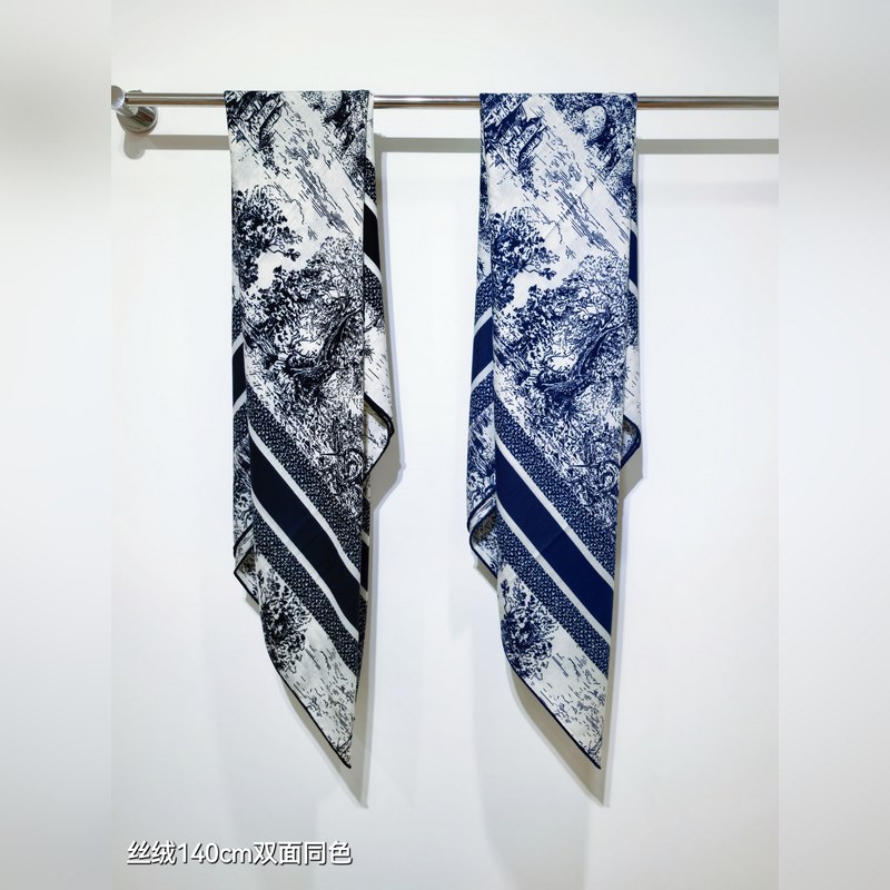 RDO2537 雙面同色 140x140cm 70%羊絨30%真絲 迪奧