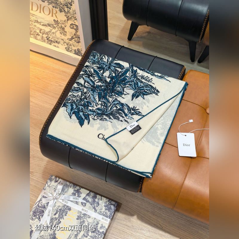 RDO2535 雙面同色 140x140cm 70%羊絨30%真絲 迪奧