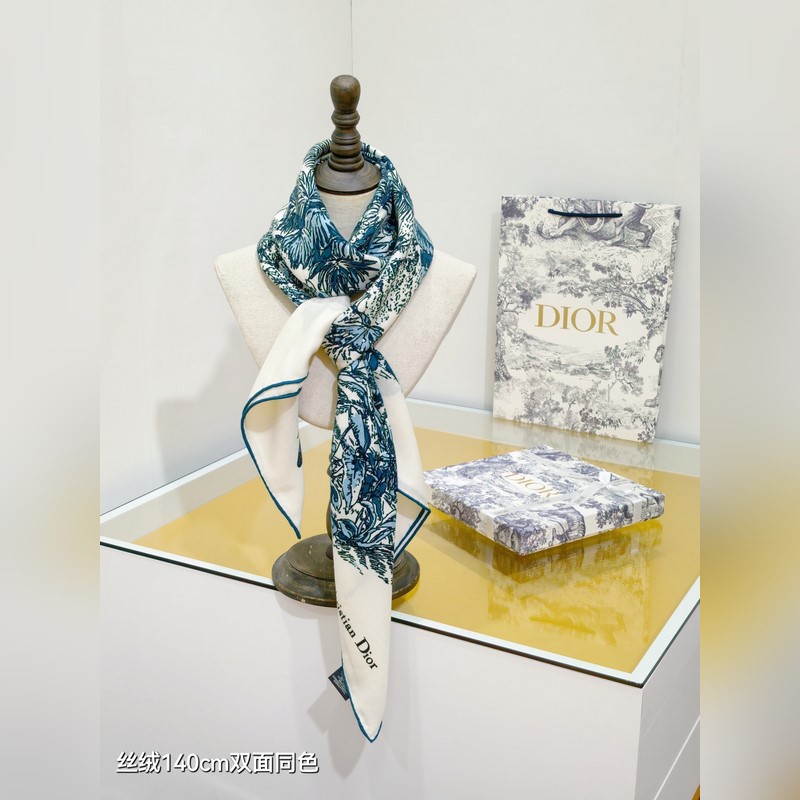 RDO2535 雙面同色 140x140cm 70%羊絨30%真絲 迪奧