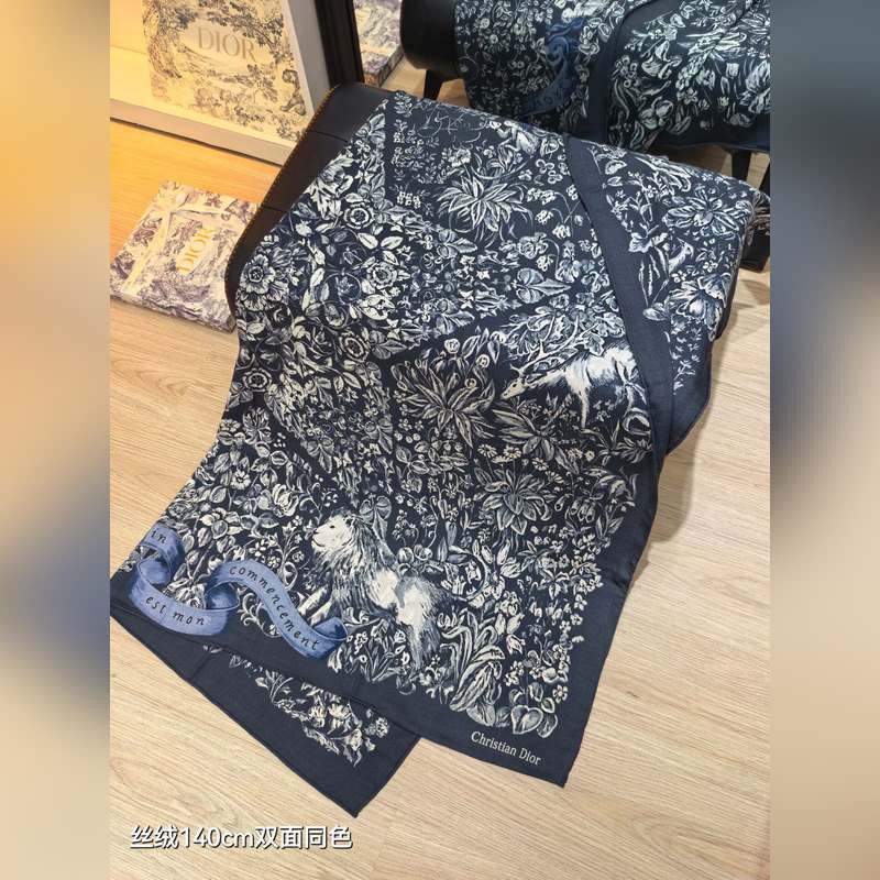 RDO2535 雙面同色 140x140cm 70%羊絨30%真絲 迪奧