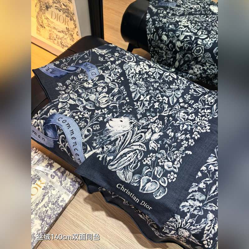 RDO2535 雙面同色 140x140cm 70%羊絨30%真絲 迪奧