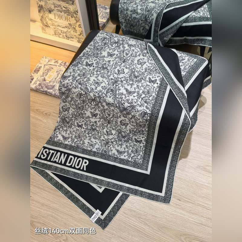 RDO2533 雙面同色 140x140cm 70%羊絨30%真絲 迪奧