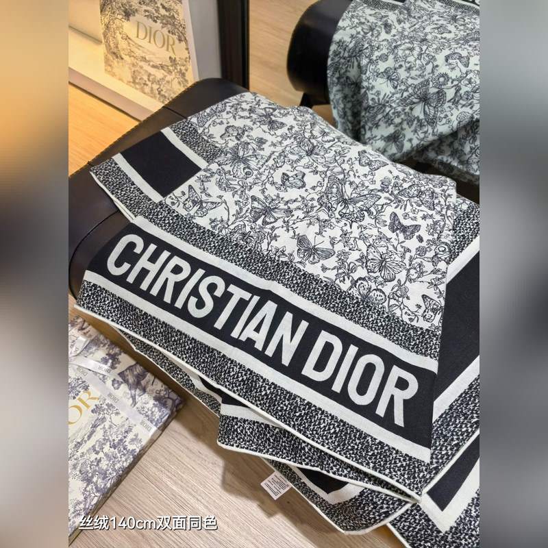 RDO2533 雙面同色 140x140cm 70%羊絨30%真絲 迪奧