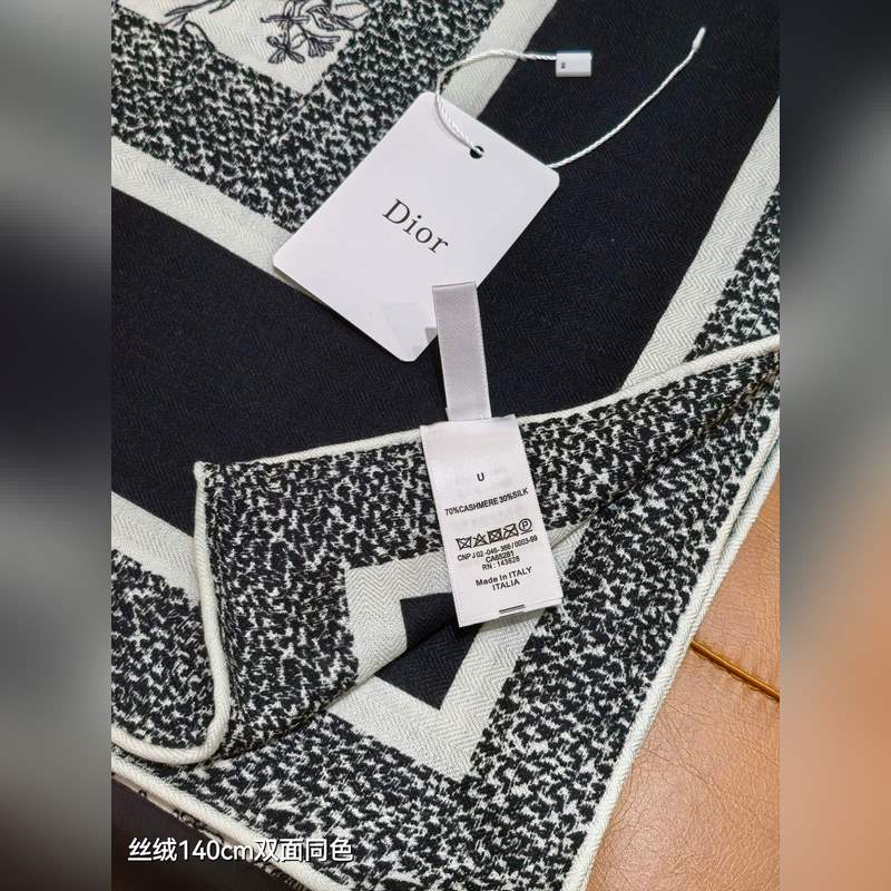 RDO2533 雙面同色 140x140cm 70%羊絨30%真絲 迪奧