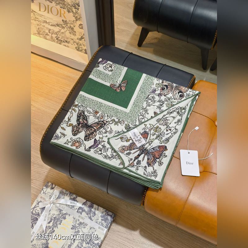 RDO2532 雙面同色 140x140cm 70%羊絨30%真絲 迪奧