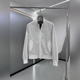 Dior26ss新款?yuàn)A克，這款短夾克是二零二五秋季男裝系列新品，將Dior經(jīng)典標(biāo)