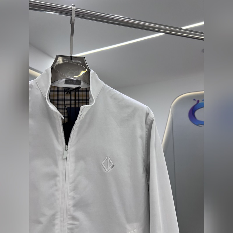 Dior26ss新款夾克，這款短夾克是二零二五秋季男裝系列新品，將Dior經典標