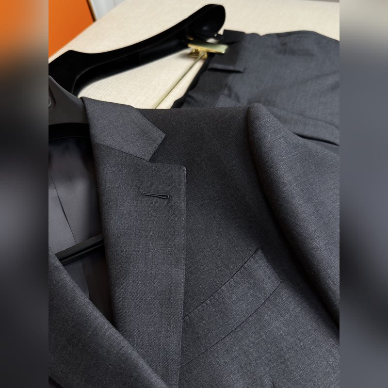 新品！B家經典純羊毛套西平替款 到貨！(不含任何品牌標簽) 高定殿堂級套西! 櫃